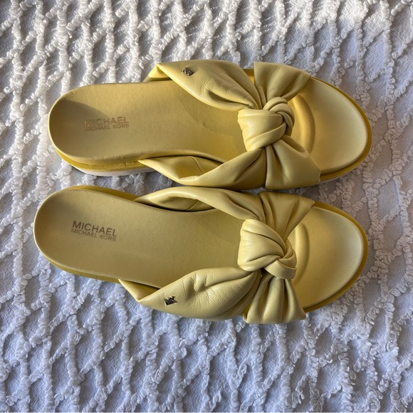 Michael Kors Josie Yellow & White Knot Slip On Slide Sandals Women’s Size 7 - Picture 2 of 8